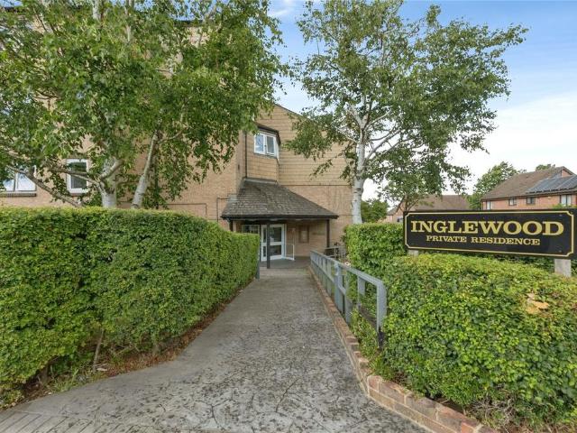 Flat for sale in Swanley, The Butts
