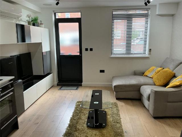 Flat for sale in Hale End, Greater London