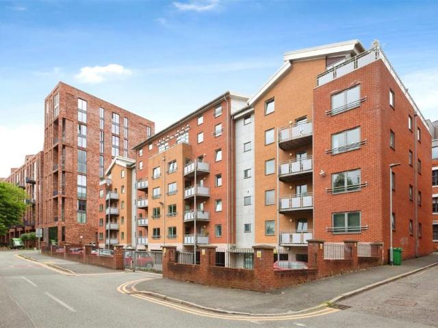 Flat for sale in Strangeways, Manchester