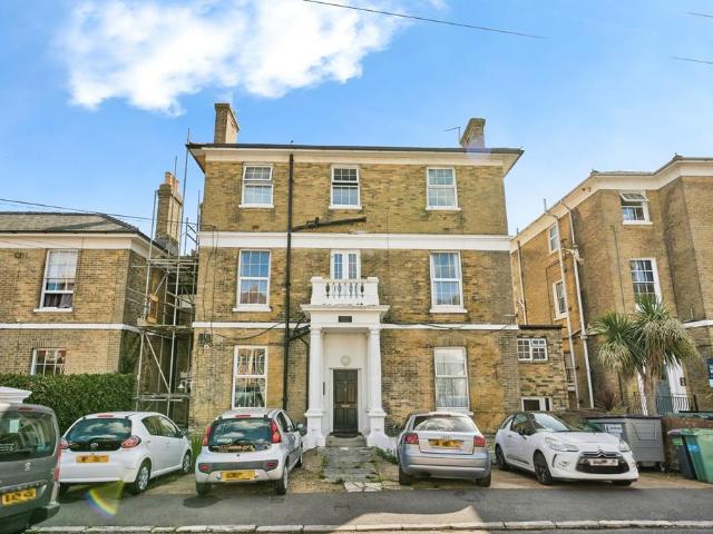 Flat for sale in Oakfield, Ryde
