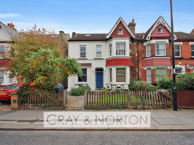 Flat for sale in London Borough of Croydon, Greater London