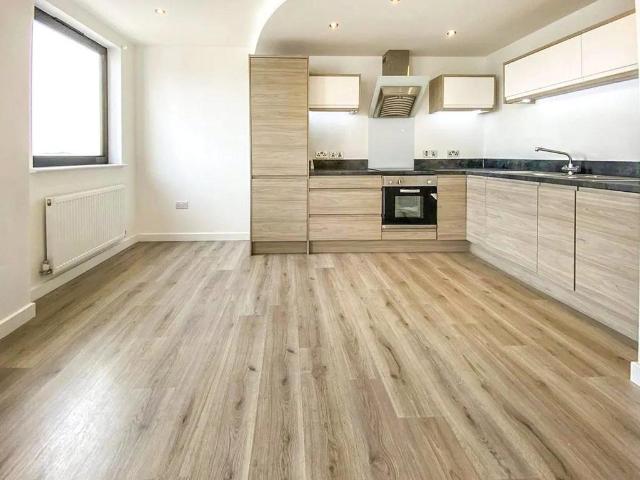 Flat for sale in Key Street, Suffolk