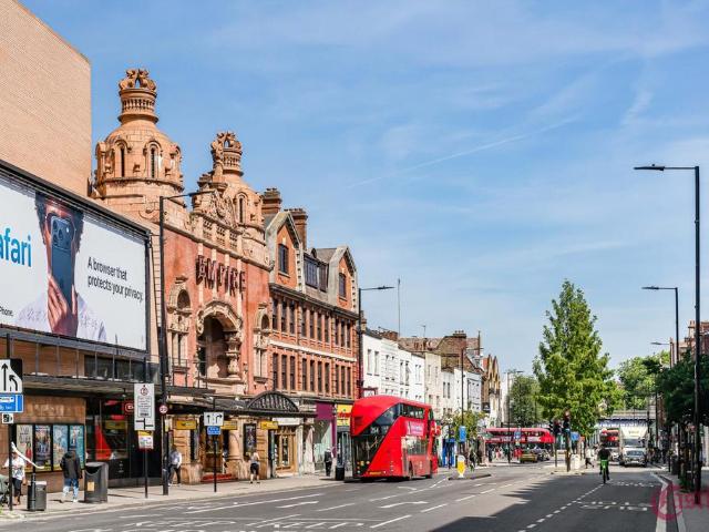 Flat for sale in South Hackney, Greater London
