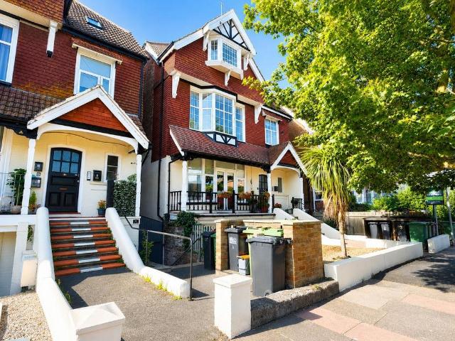 Flat for sale in Central, Heathlands