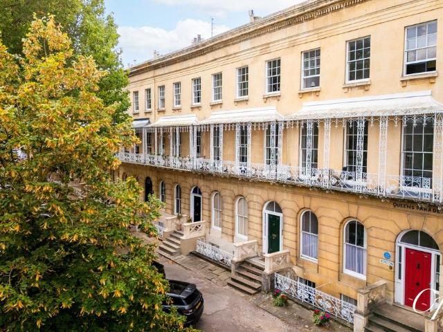 Flat for sale in Montpellier, Golden Valley