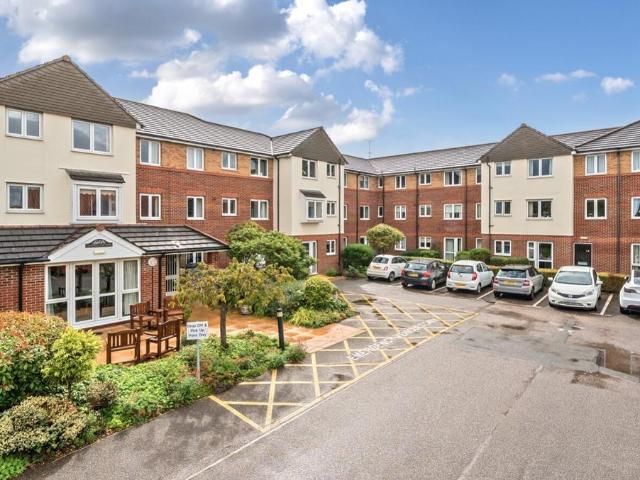 Flat for sale in Ermine East, Brayford