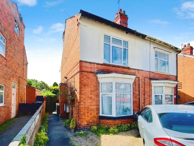 Flat for sale in Syston, Elmfield