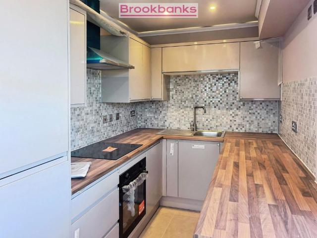 Flat for sale in Swanley, The Butts