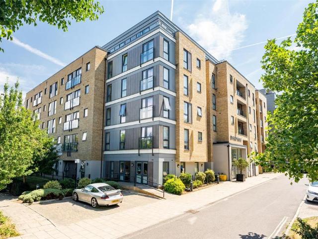 Flat for sale in Hertford, Colliers End
