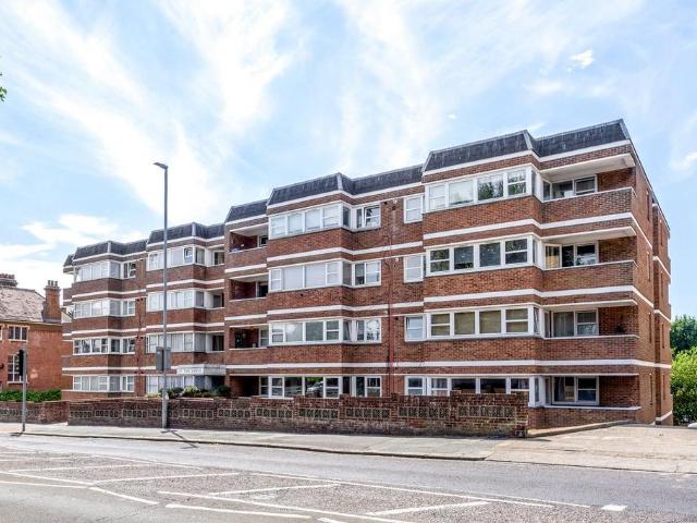 Flat for sale in Brunswick