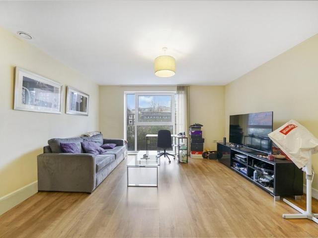 Flat for sale in Hammersmith, Greater London
