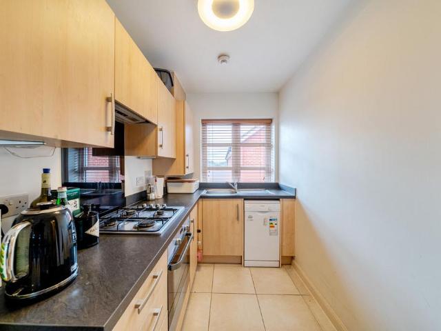Flat for sale in London Borough of Merton, Mitcham