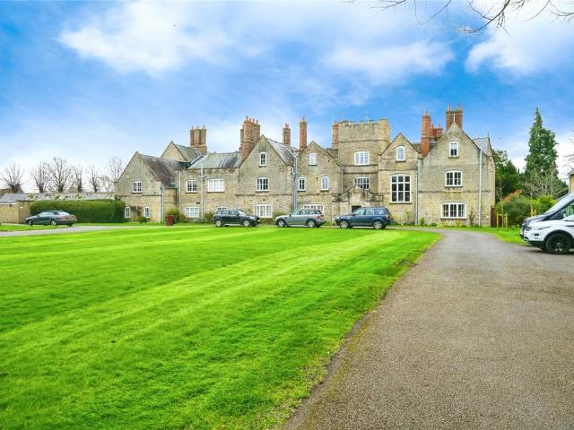 Flat for sale in Evershot, Oxfordshire