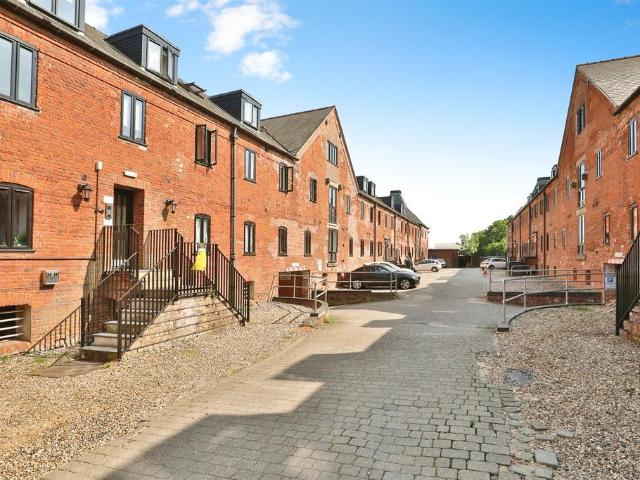 Flat for sale in East Tuddenham, Norfolk