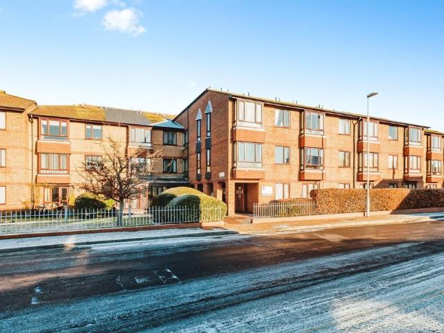Flat for sale in Worthing, West Sussex