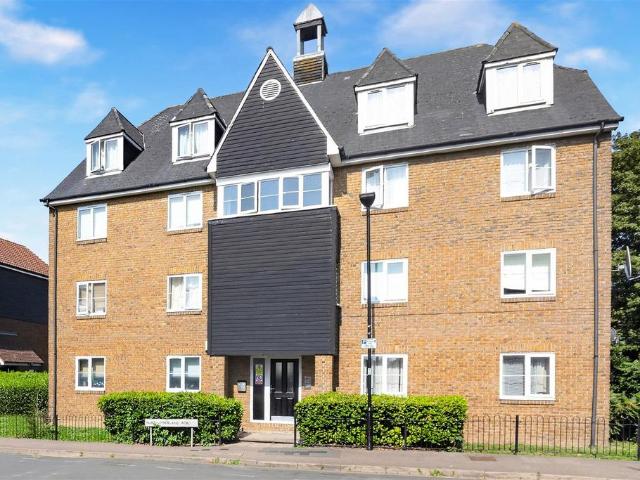 Flat for sale in Beckton, Greater London