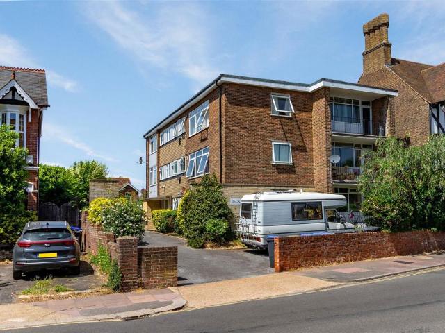 Flat for sale in West Worthing, Worthing