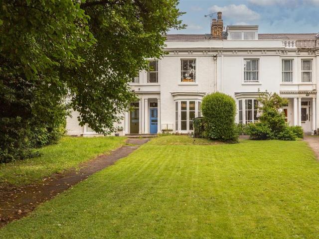 Flat for sale in Mount Pleasant, Nangreaves