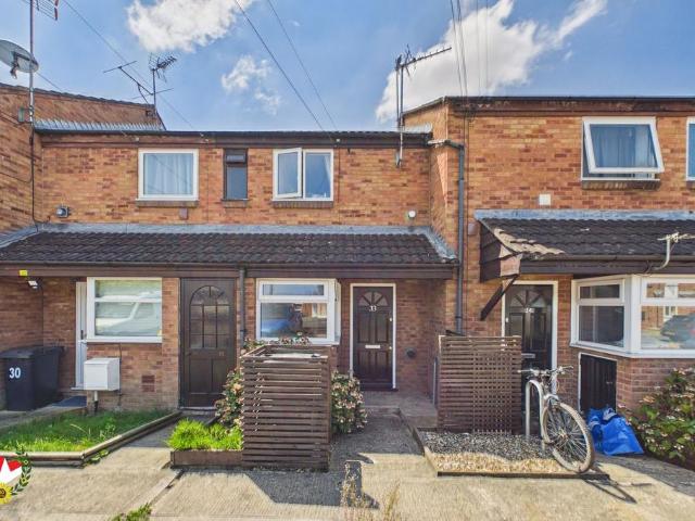Flat for sale in Gloucester, Gloucestershire