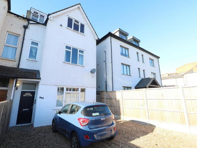 Flat for sale in London Borough of Merton, Greater London