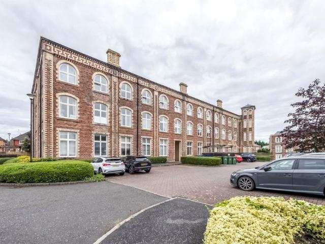 Flat for sale in Stirling, Torbrex