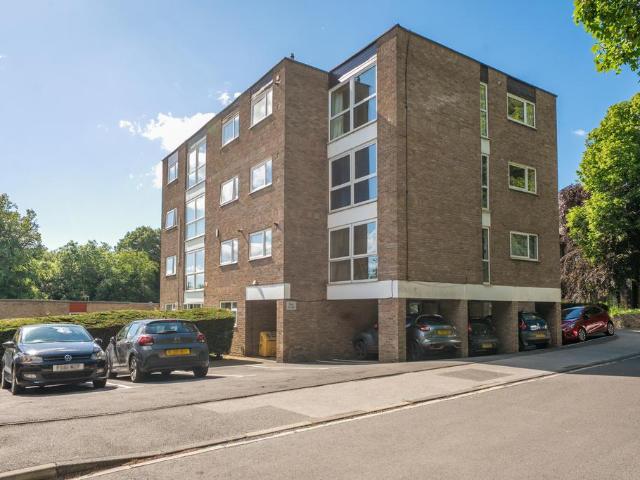 Flat for sale in West Yorkshire