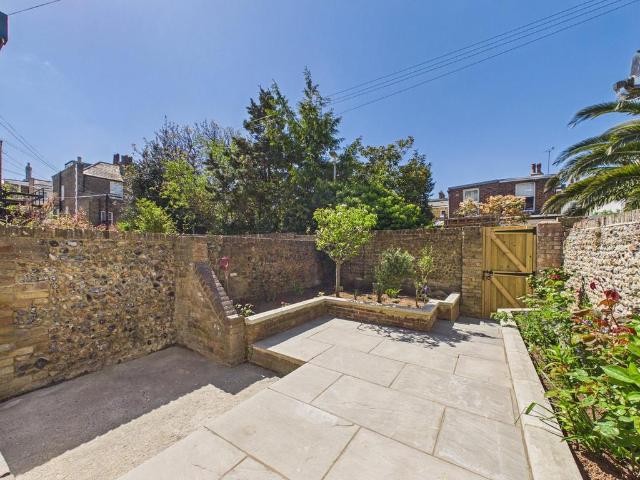 Flat for sale in West Cliff, Acol