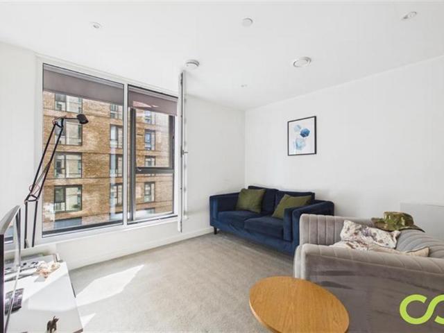 Flat for sale in Stretford, Trafford