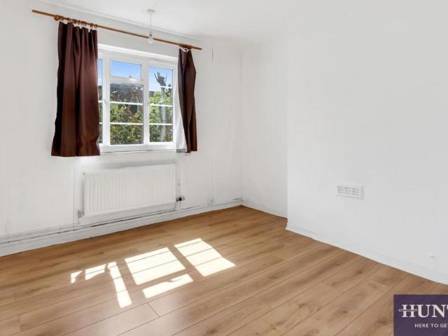 Flat for sale in Maida Vale, Greater London