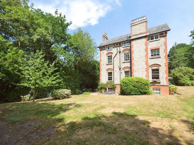 Flat for sale in West End, Blackhills