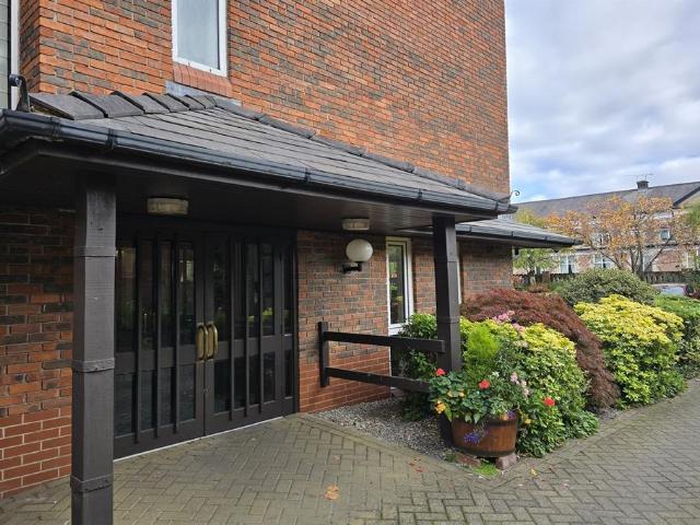 Flat for sale in Trafford Park, Greater Manchester
