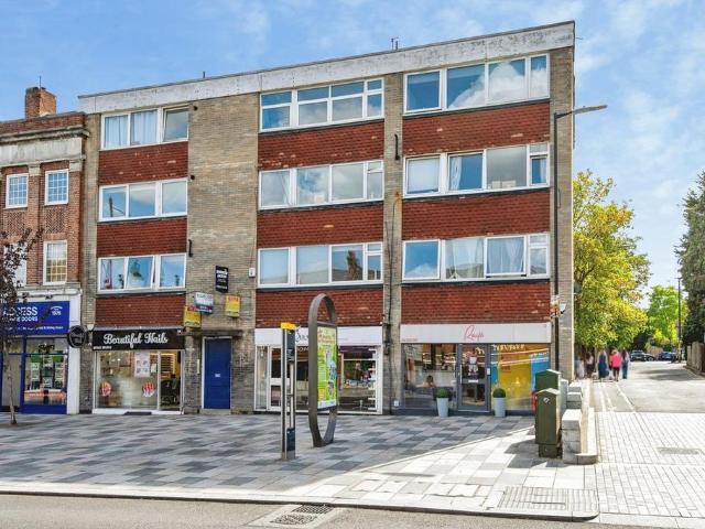 Flat for sale in London Borough of Bexley, Greater London