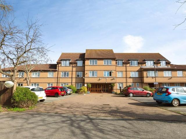 Flat for sale in Gants Hill, Isle Of Man