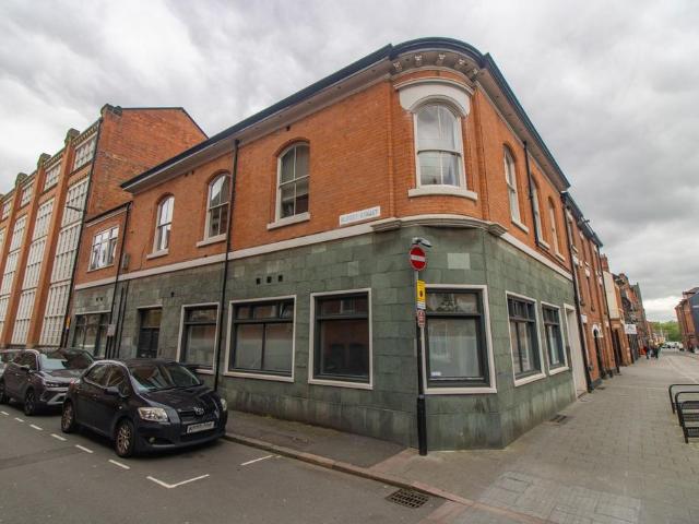 Flat for sale in Black Friars, Old Wharf