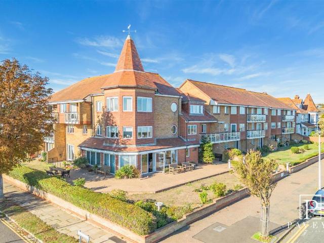 Flat for sale in Frinton-on-Sea, Tendring