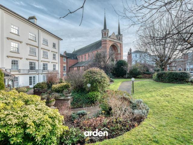 Flat for sale in Barbourne, Worcestershire