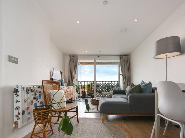 Flat for sale in Clapton, Lower Clapton