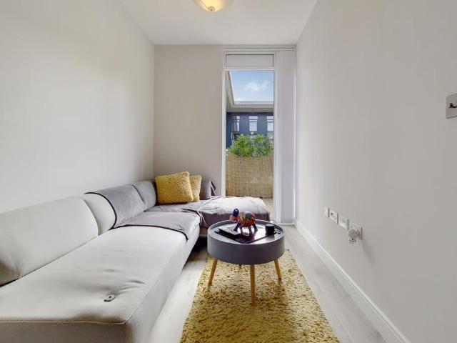 Flat for sale in Maidenhead