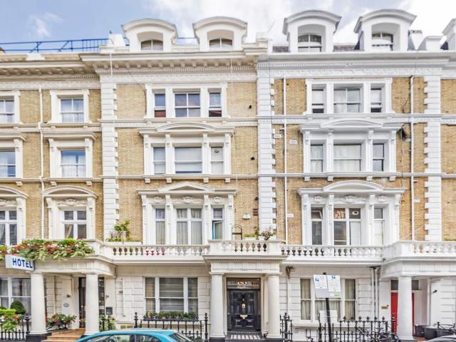 Flat for sale in Notting Hill, Greater London