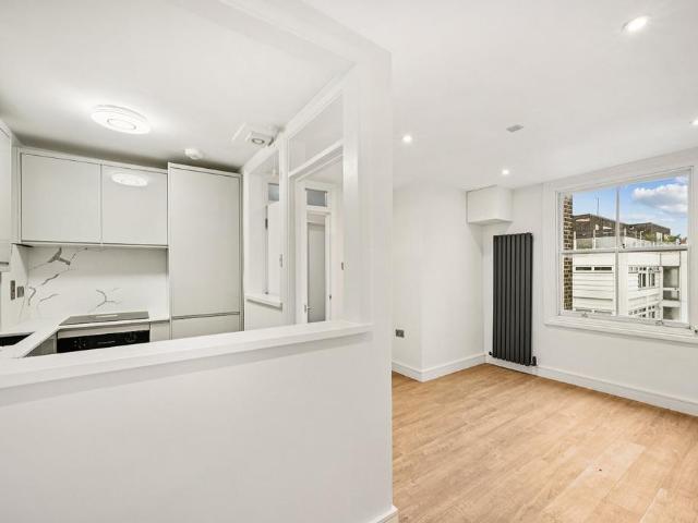 Flat for sale in Notting Hill, Greater London
