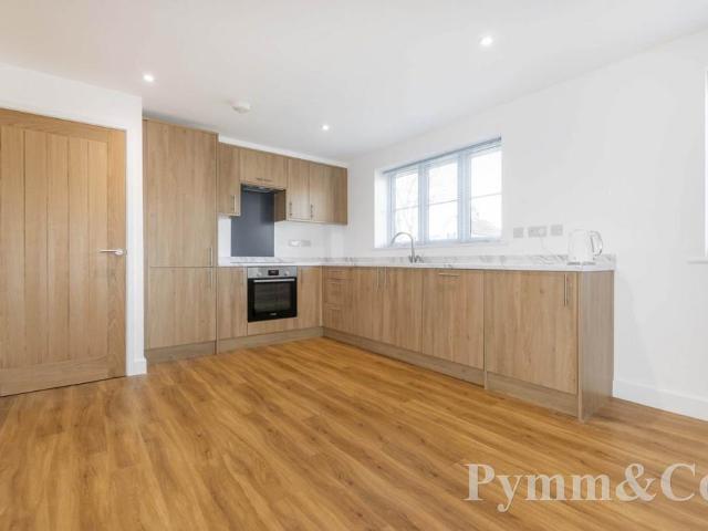 Flat for sale in Crostwick, Norfolk