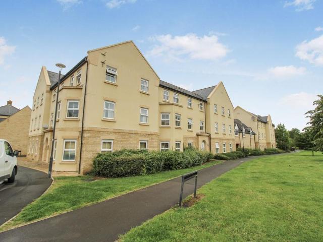 Flat for sale in Oakhurst, Haydon Wick