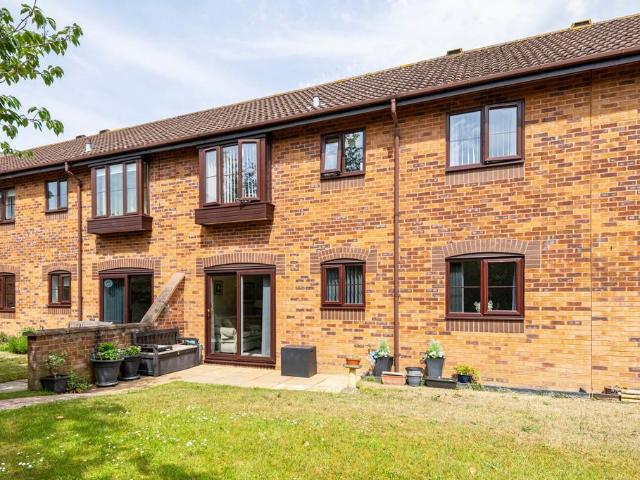 Flat for sale in Crostwick, Norfolk
