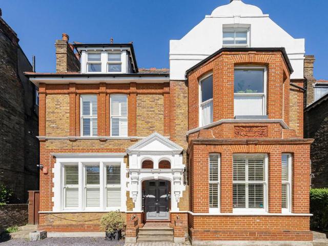 Flat for sale in London Borough of Ealing, Park Royal