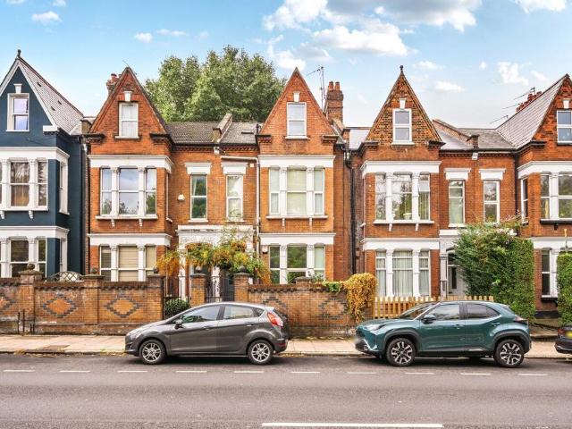 Flat for sale in London Borough of Haringey, Greater London