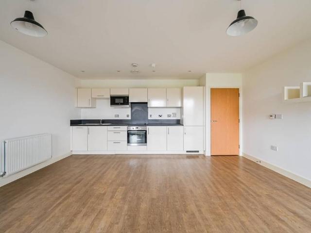 Flat for sale in Waterside Park, Silvertown