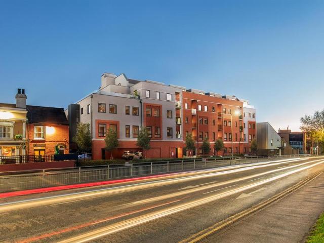 Flat for sale in Reading