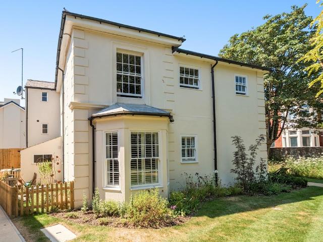 Flat for sale in Southsea, City Of Portsmouth
