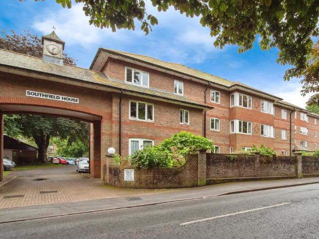 Flat for sale in Fordington