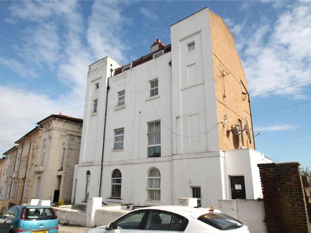 Flat for sale in Hamerton, Kent